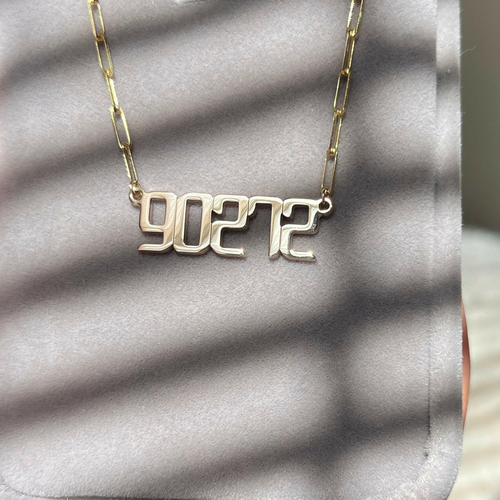 90272 nameplate necklace gold