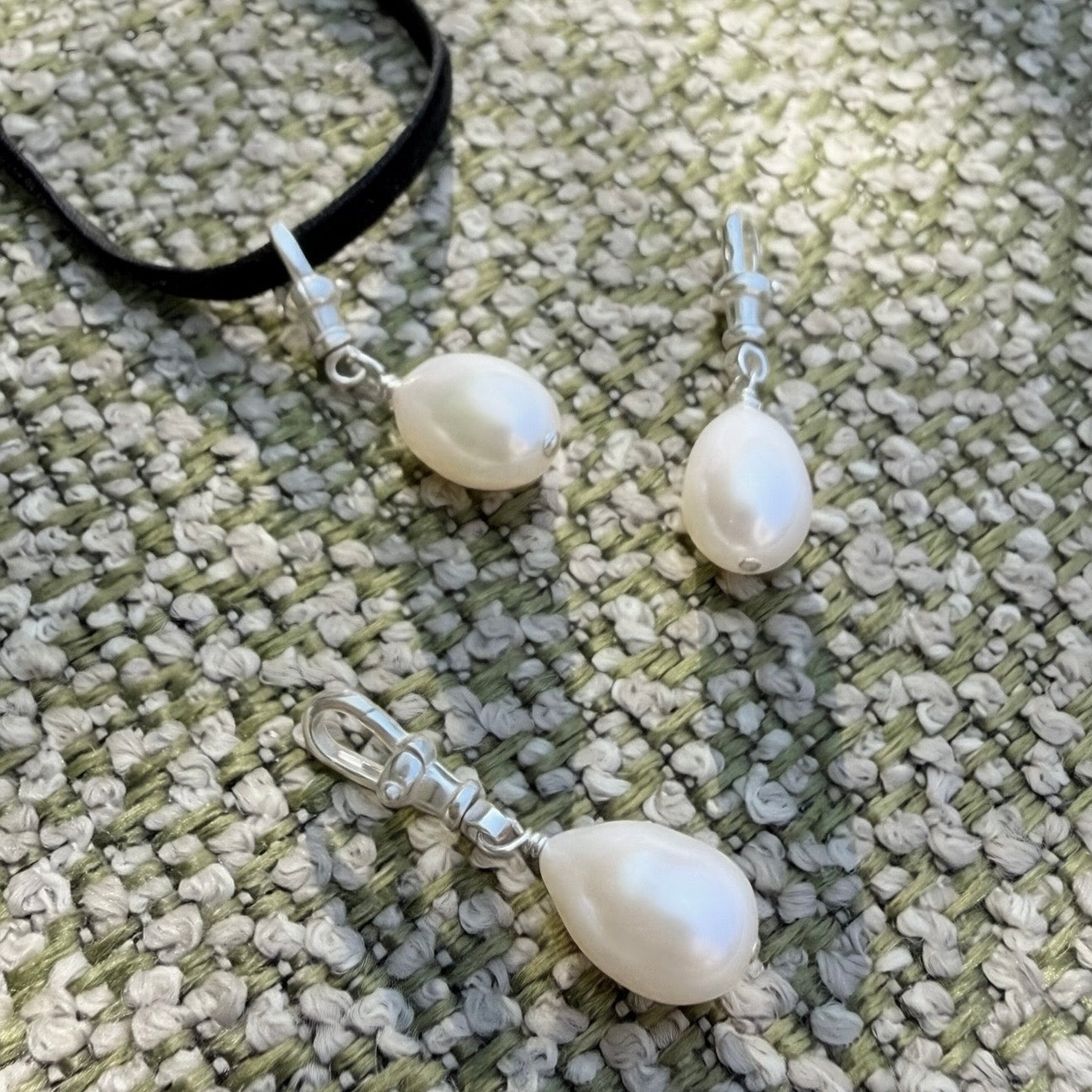 Freshwater pearl drop charms 