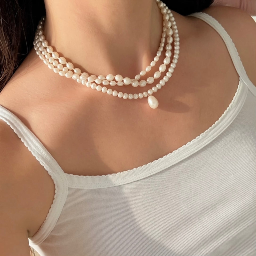 Freshwater pearls necklace layered