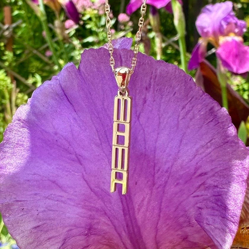 Gold mama pendant 
