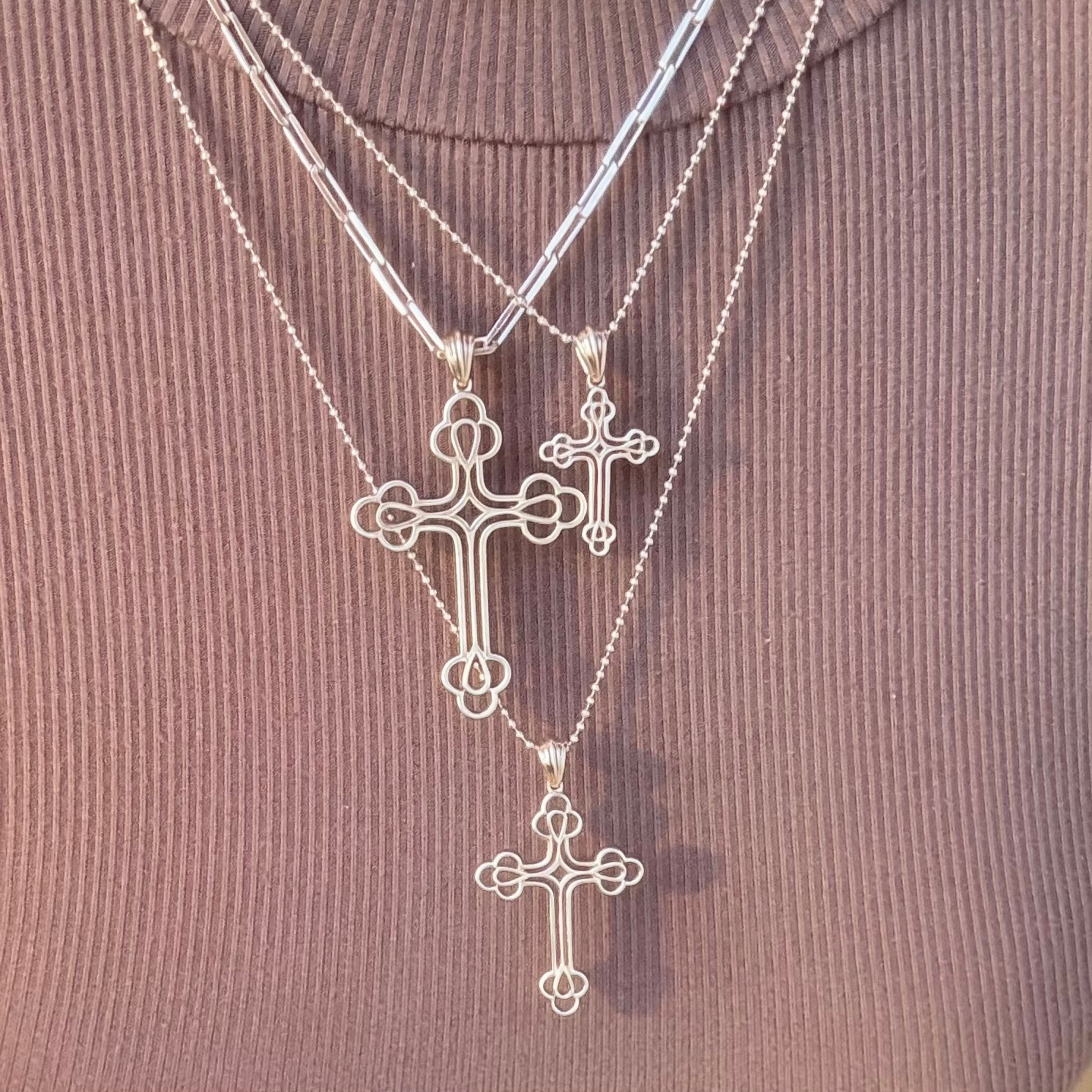 THE MAXI “BILLIE” CROSS NECKLACE