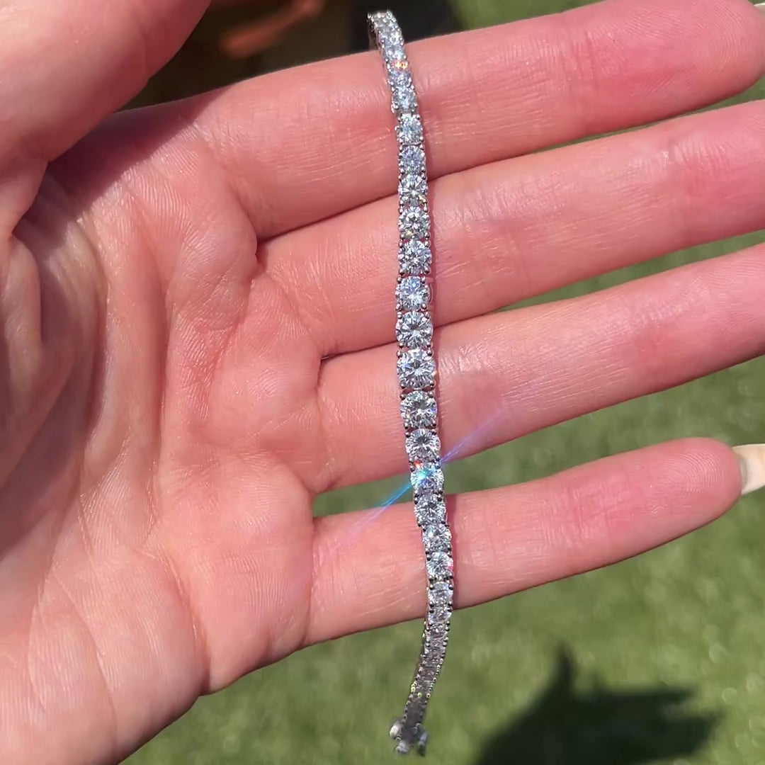 Closeup of our Jaimie graduated tennis bracelet 